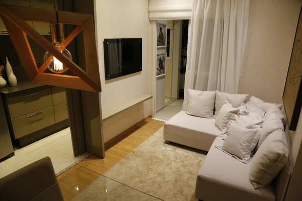 Transform your uk home: discover charming eco-friendly decor with reclaimed wood!