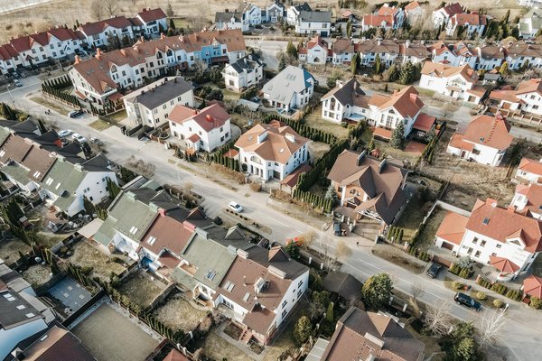 Create a vibrant garden oasis on your balcony today